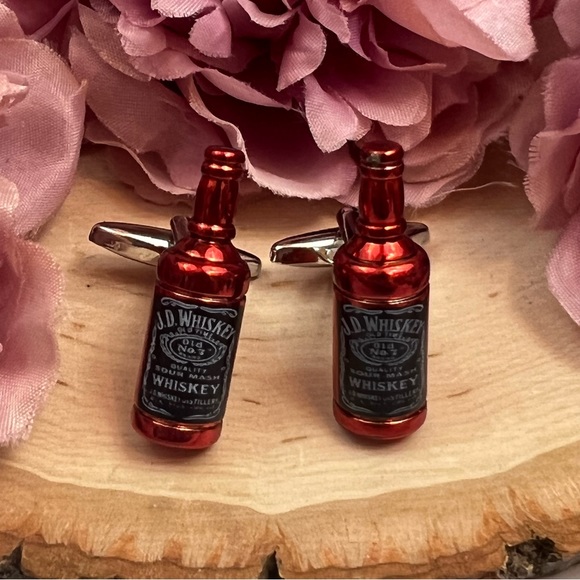 Unique Jack Daniels Whiskey Bottle Cufflinks - Picture 8 of 16